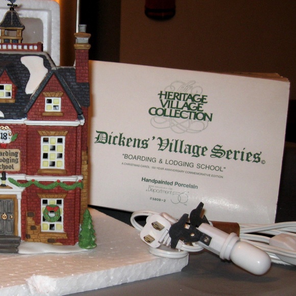 Dickens' Village Boarding & Lodging School #18 -LE - Picture 3 of 3